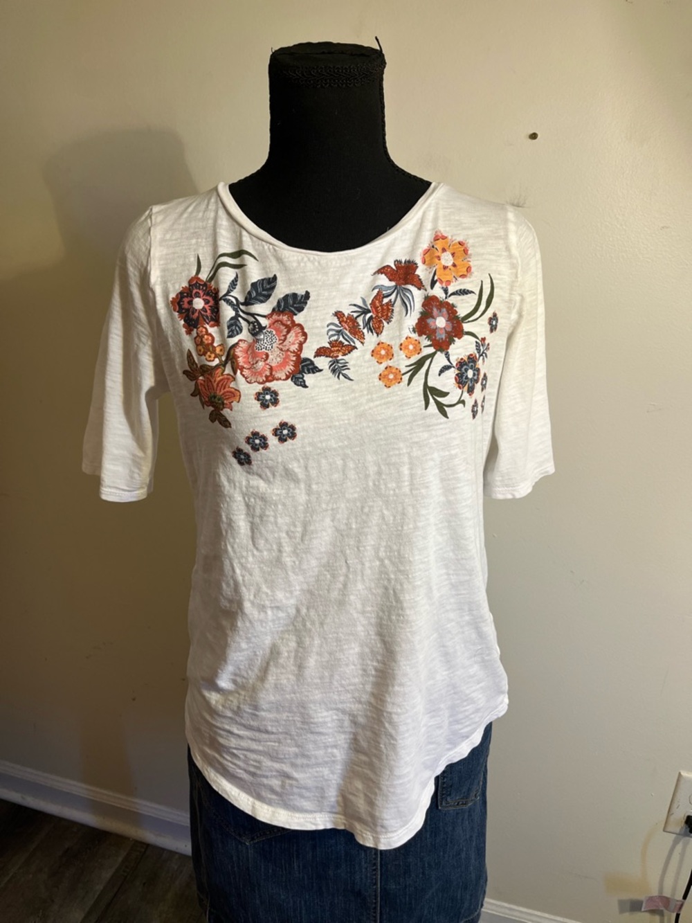 LOFT Women’s White Floral Short Sleeve Top